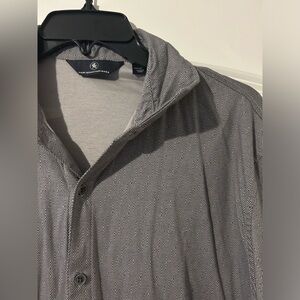 Mens Marc Anthony size large grey shirt with pattern